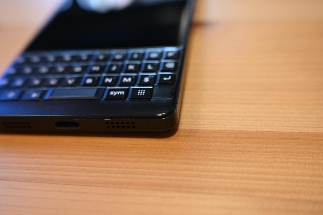 スマートフォン本体 BlackBerry KEY2