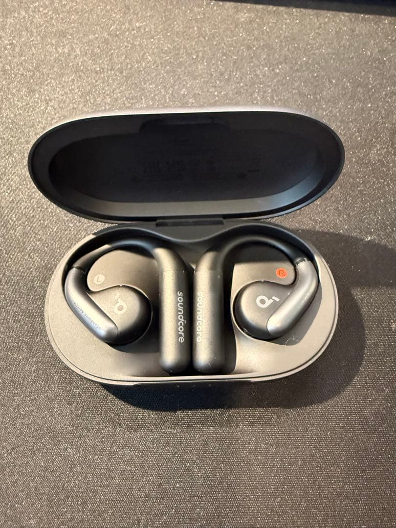 完全ワイヤレスイヤホン Anker Soundcore AeroFit ブラック