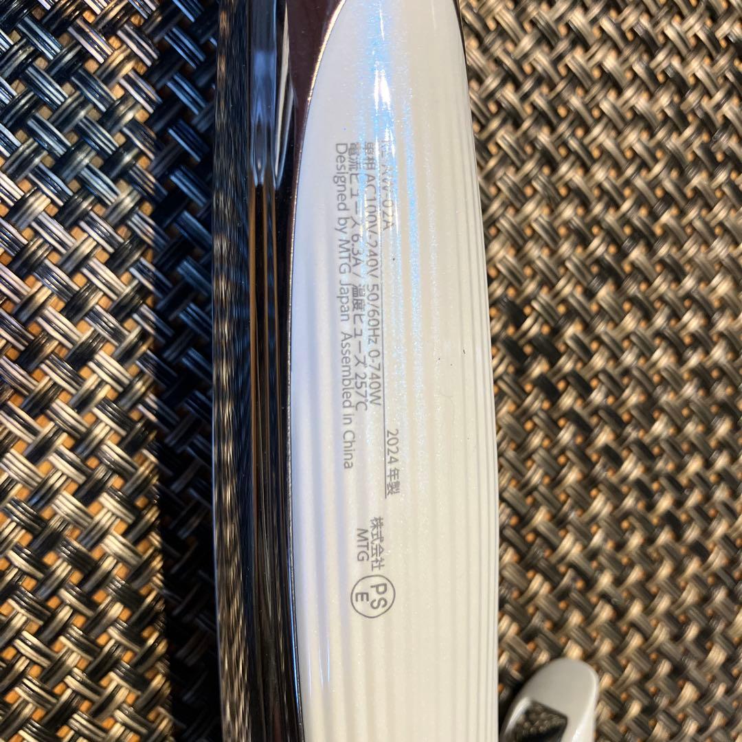 2024年製ホワイト/ReFaカールヘアアイロン