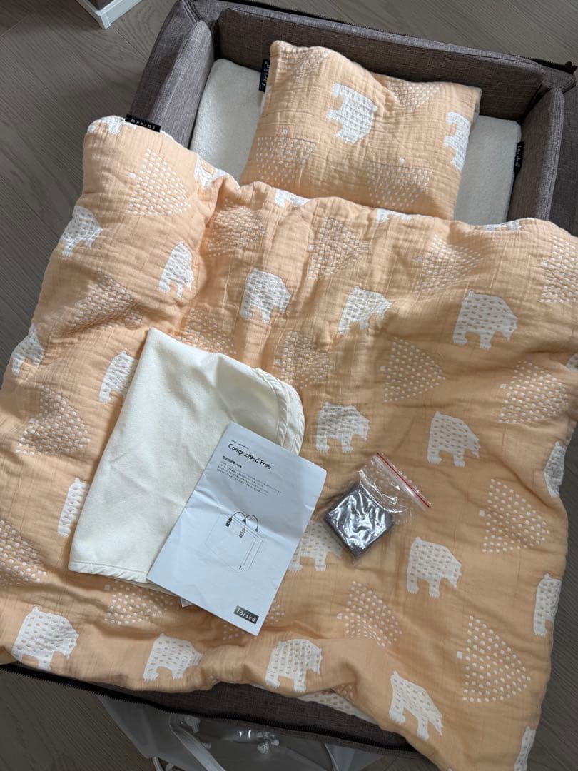 ファルスカ　コンパクトベッドFree おまけ付き