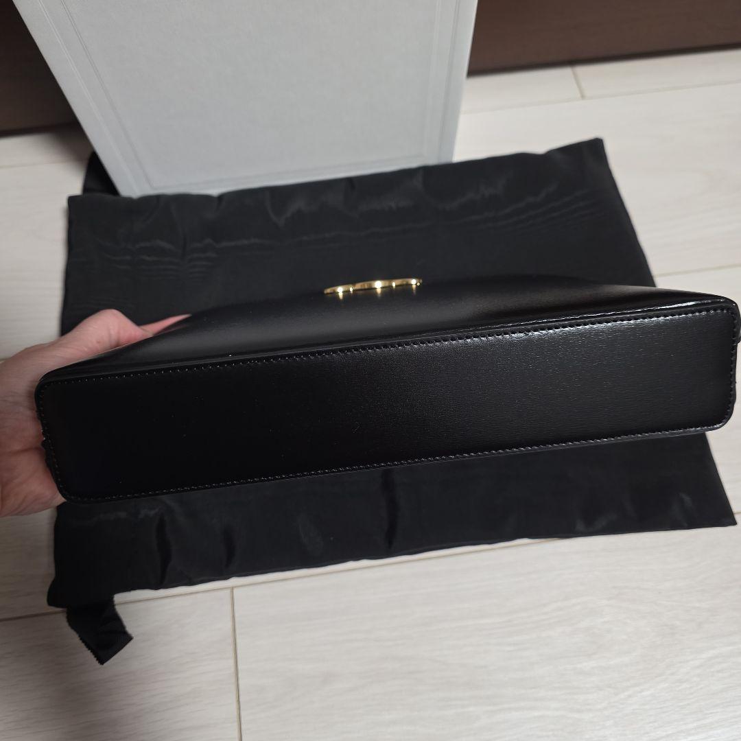 【新品】CELINE　トリオンフ　 ブラックレザー バッグ