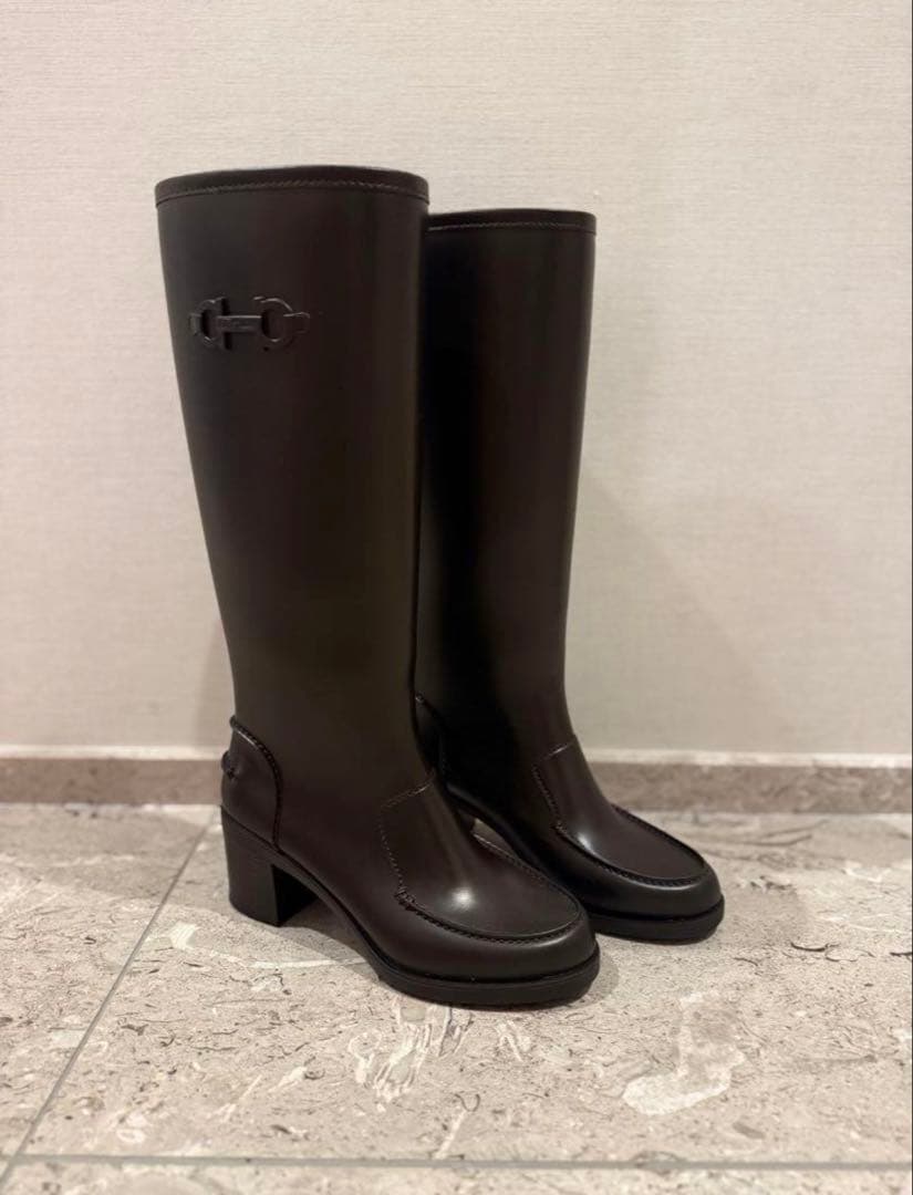 【美品】 Salvatore Ferragamo フェラガモ ブーツ ヒール付き