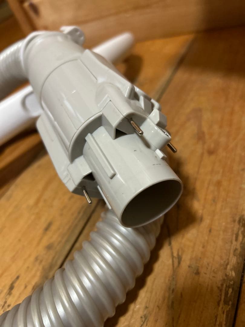 パナソニック　紙パック式　軽量静音の人気シリーズクリーナー　MC-JK830K