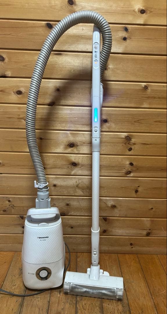 パナソニック　紙パック式　軽量静音の人気シリーズクリーナー　MC-JK830K