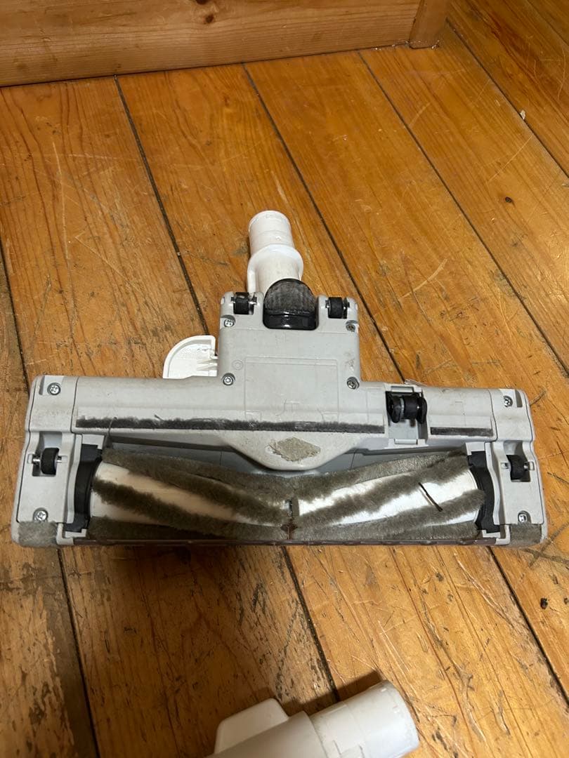 パナソニック　紙パック式　軽量静音の人気シリーズクリーナー　MC-JK830K