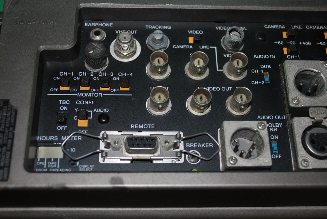 ソニー放送用SPポータブルレコーダーBVW-35ジャンク品の出品です。