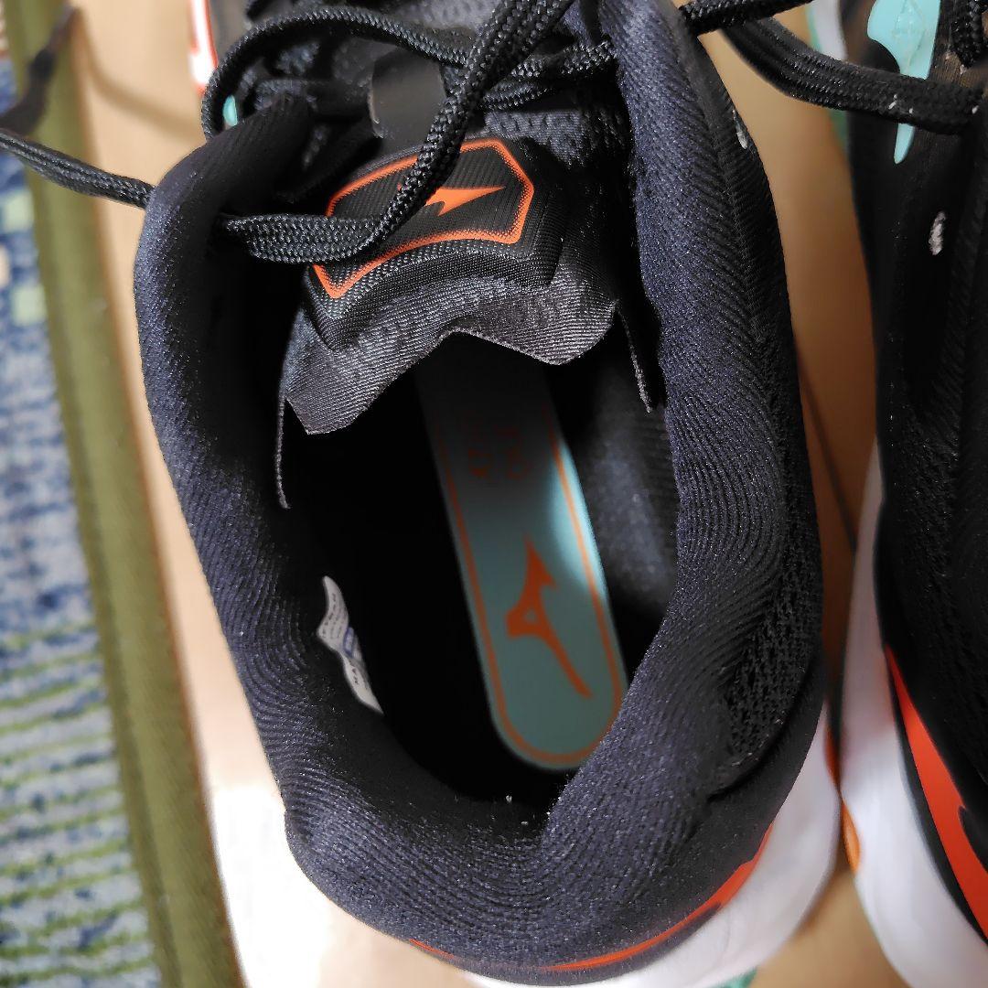 【ミズノ直営店限定】ウエーブライトニング Z8(バレーボール)　　24.5cm