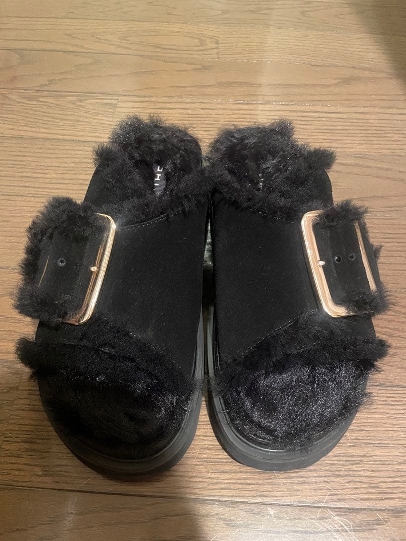 mohi ブラック　ファー サンダル 38