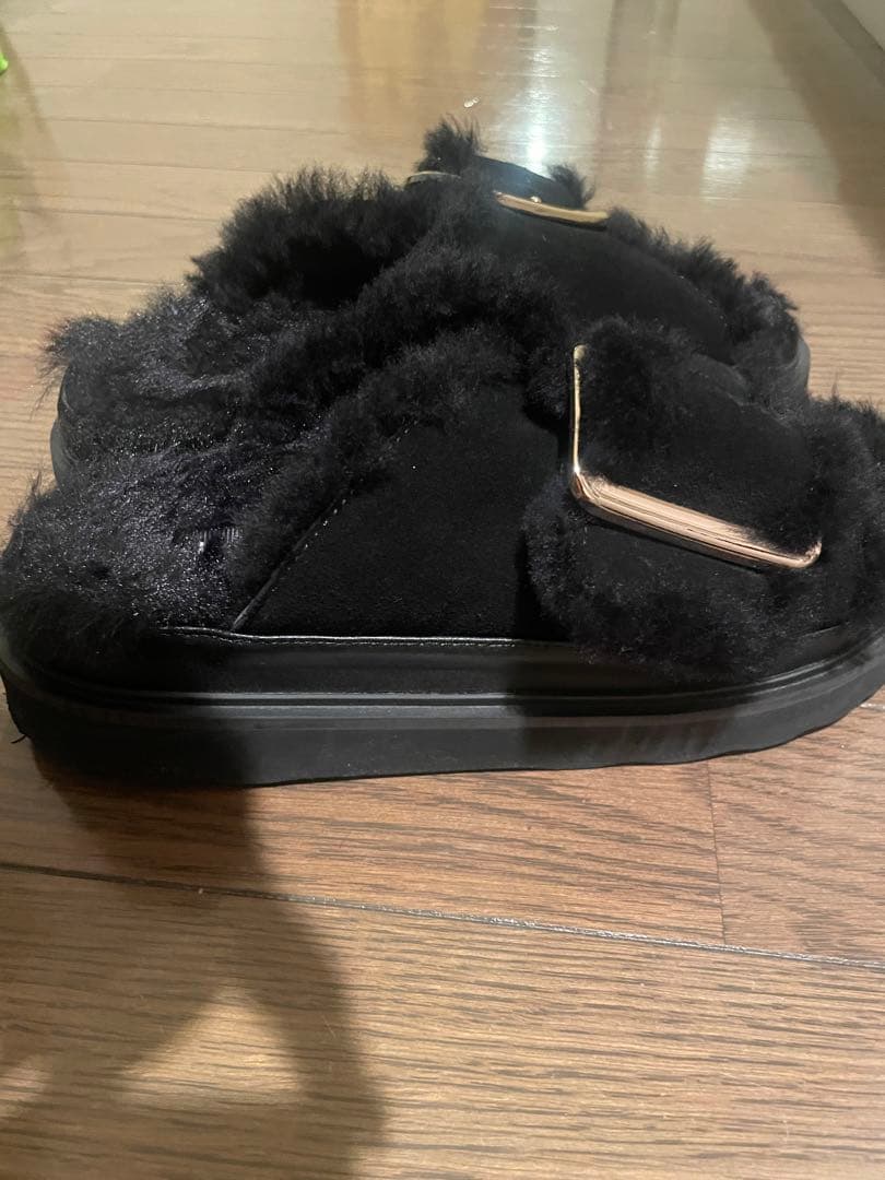 mohi ブラック　ファー サンダル 38