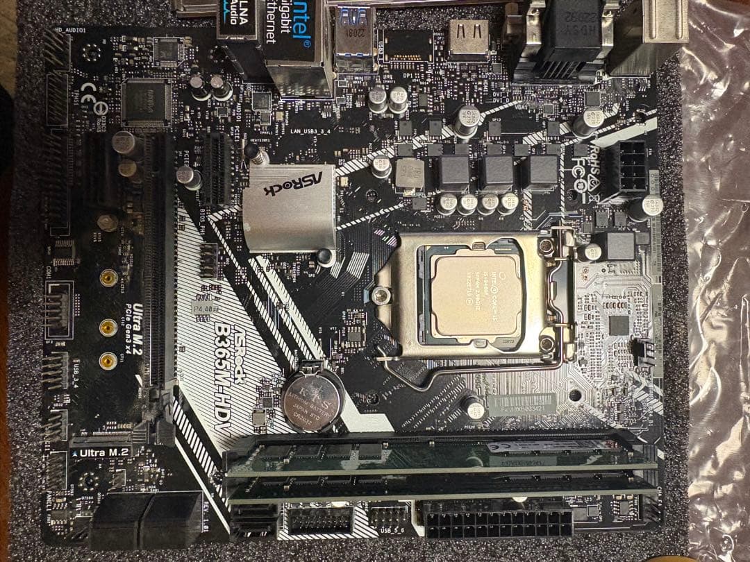 Intel Core i5-9400F 8GBメモリ×2