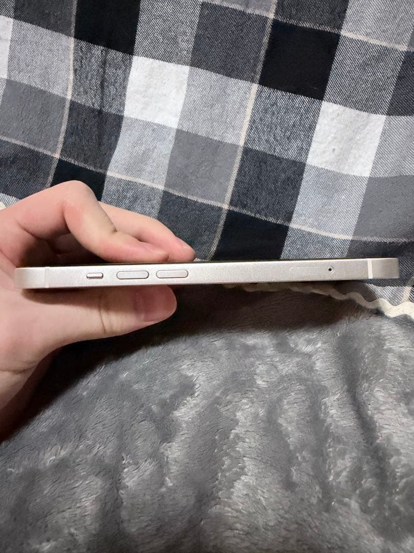 Apple iPhone 13 ホワイト スターライト　本体 充電ケーブル付き