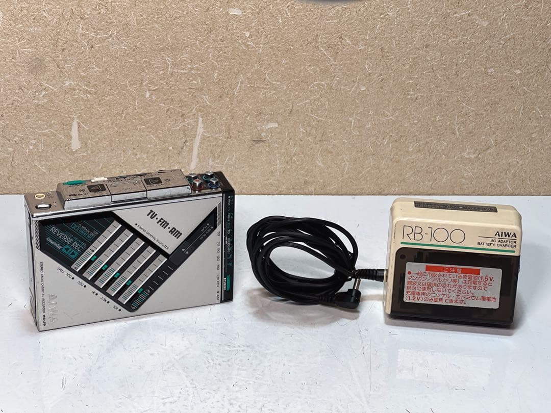 AIWA HS-J9 カセットボーイ TV/AM/FM ジャンク