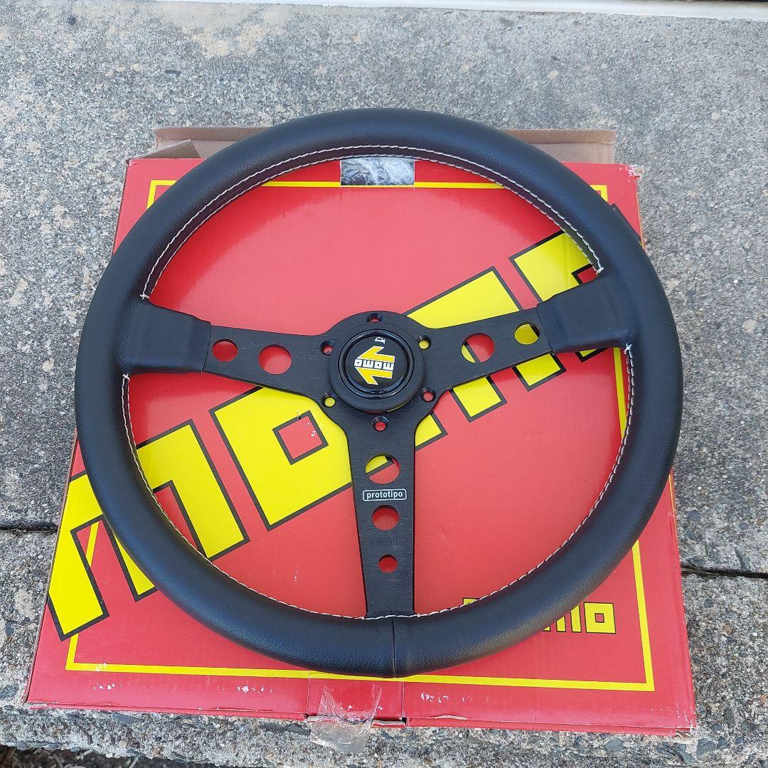 MOMO Prototipo ステアリングホイール
