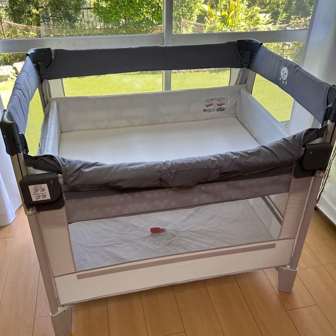 アップリカ　ココネルエアーab ベビーベッド　グレーベア