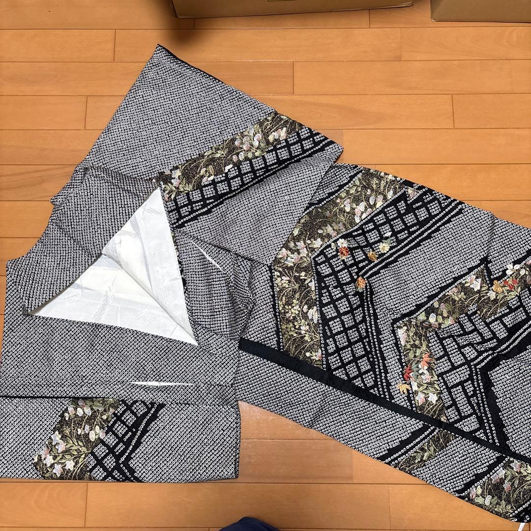 【1/18】訪問着☆花柄（絞り・刺繍）（黒色）