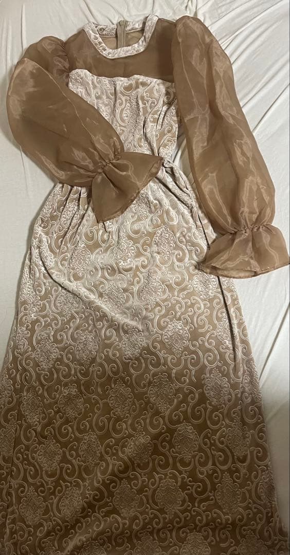 美品　AMAIL Mature paypuri dress ベージュ