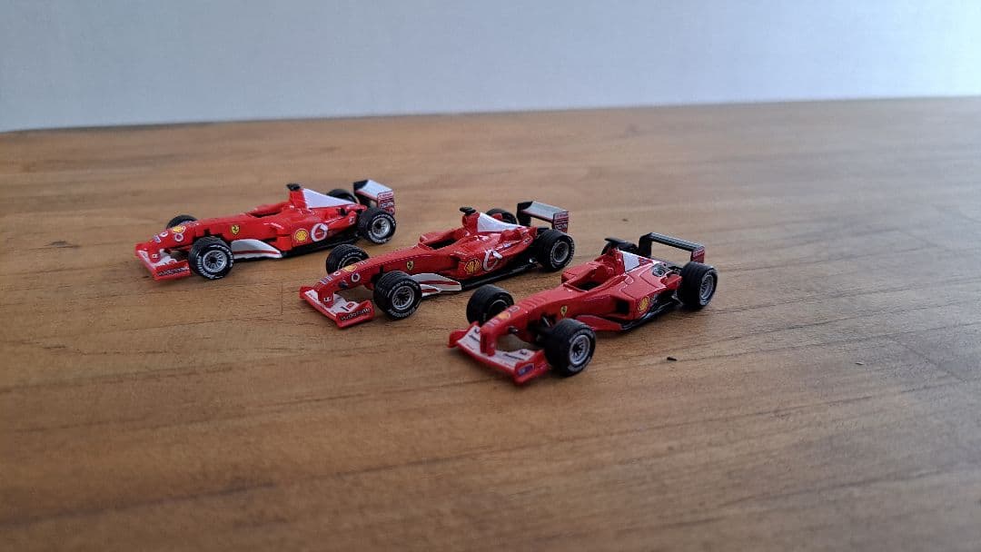 プライスダウン！ダイドーフェラーリF1ミニカー２０台セットデカール付き　1/64