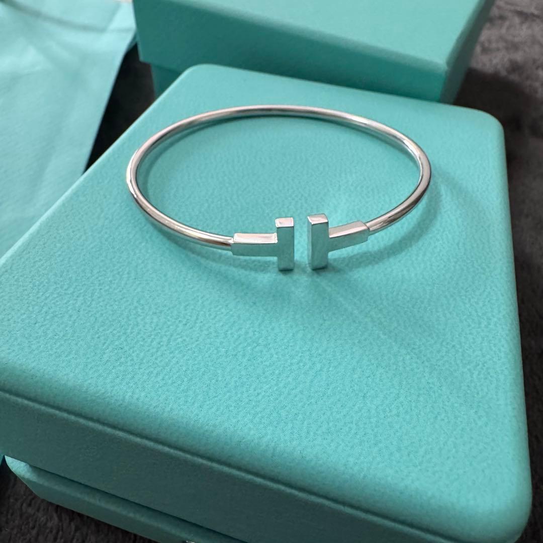 Tiffany & Co. Tiffany T ナロー ワイヤー ブレスレット