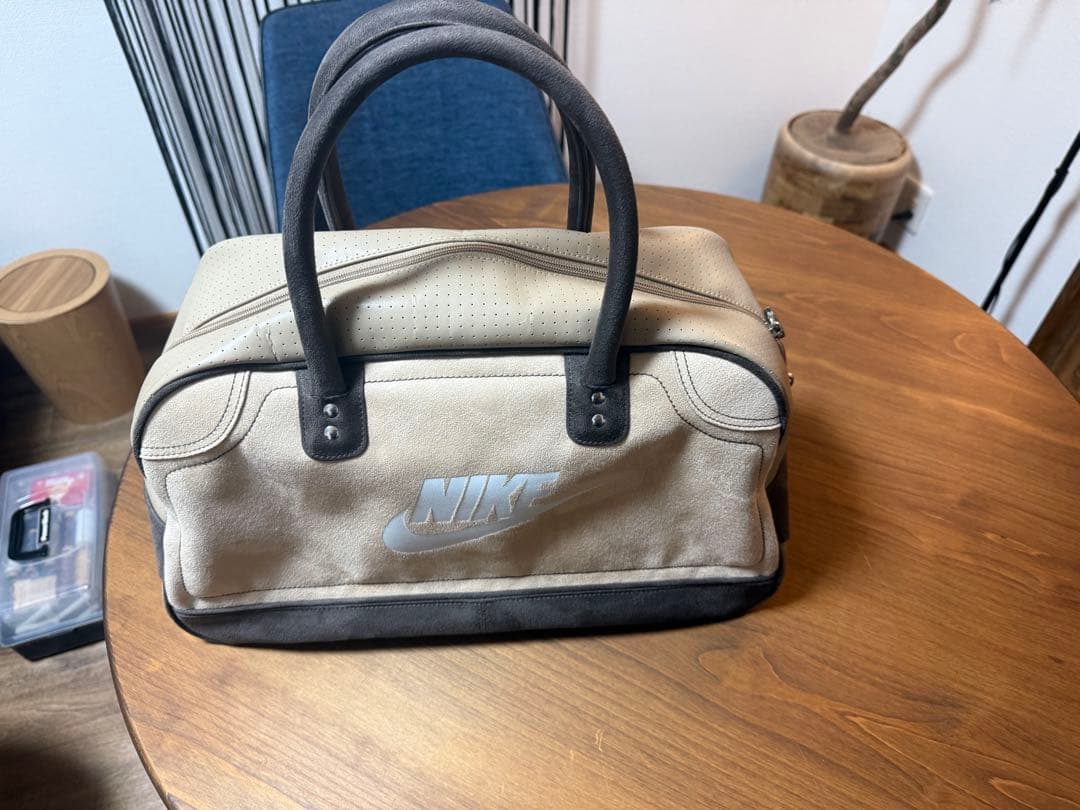 NIKEボストンバッグ スエード　ベージュ ナイキ