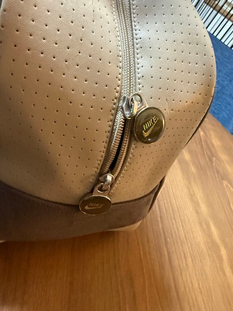 NIKEボストンバッグ スエード　ベージュ ナイキ