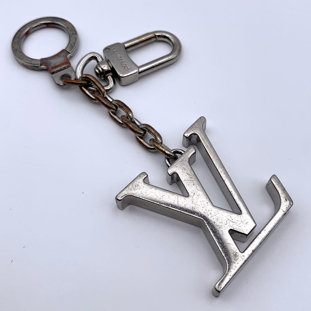 LOUIS VUITTON ポルト・クレ・イニシアル ロゴキーホルダー シルバー