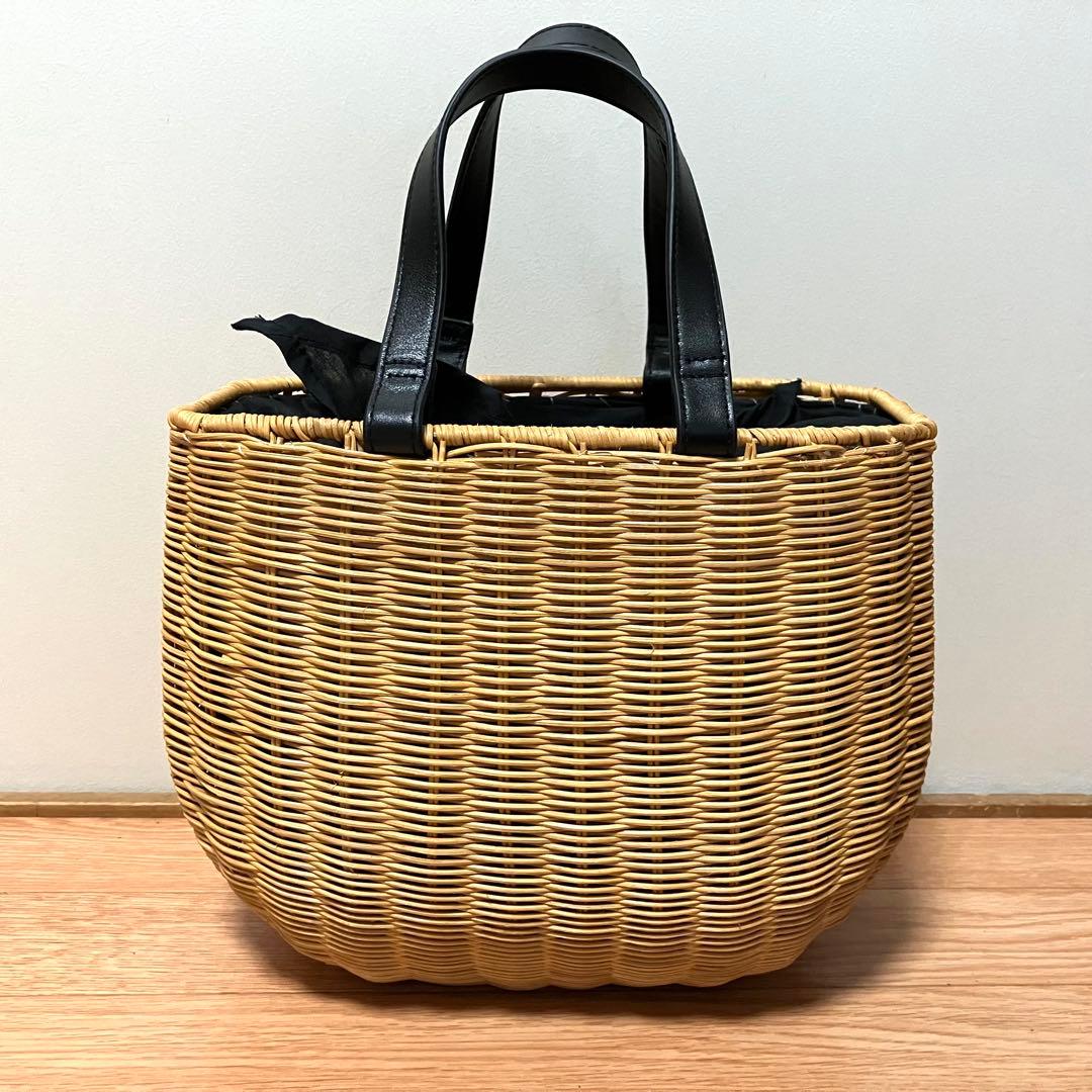 【未使用】北欧、暮らしの道具店　ころんと丸いレザーハンドルのかごバッグ