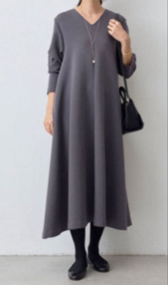 BEARDSLEY Ｖネックフレアワンピース　グレー