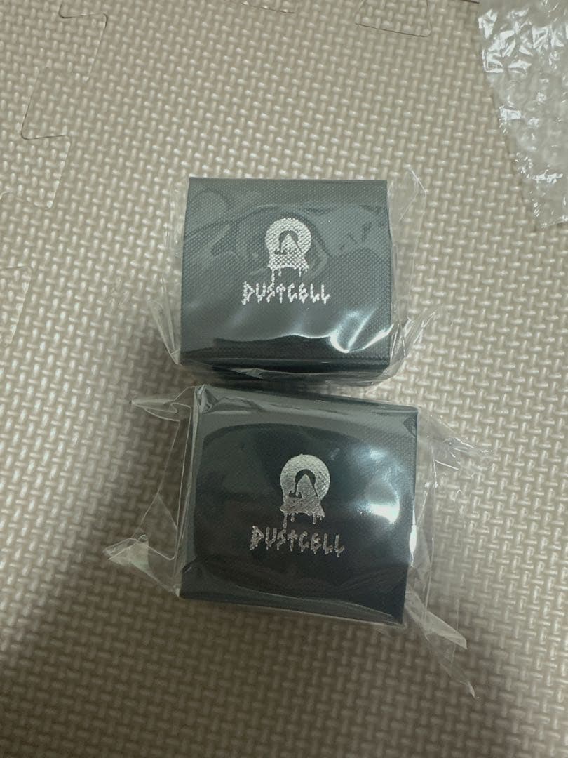 【DUSTCELL】ドリップロゴピアス／5th Anniversary