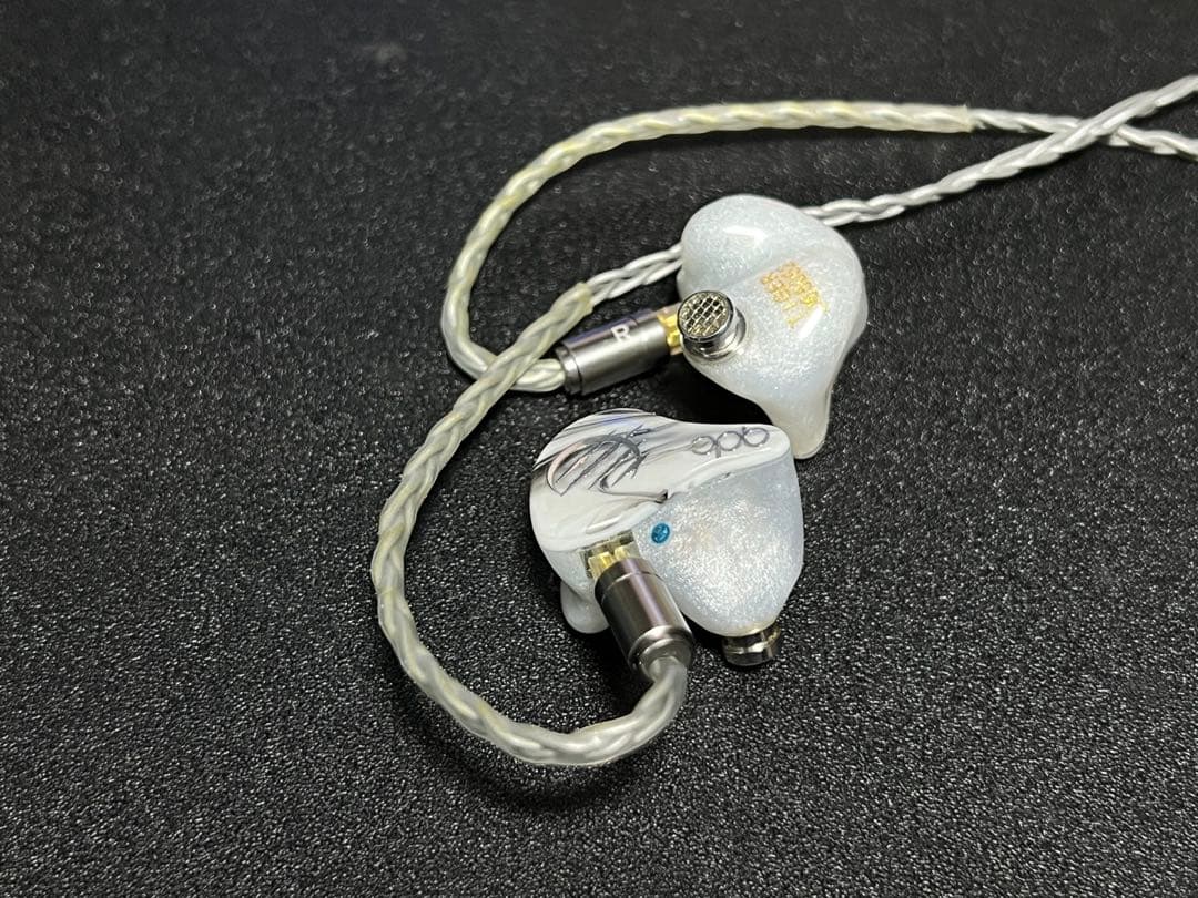 qdc White Tiger 有線イヤホン