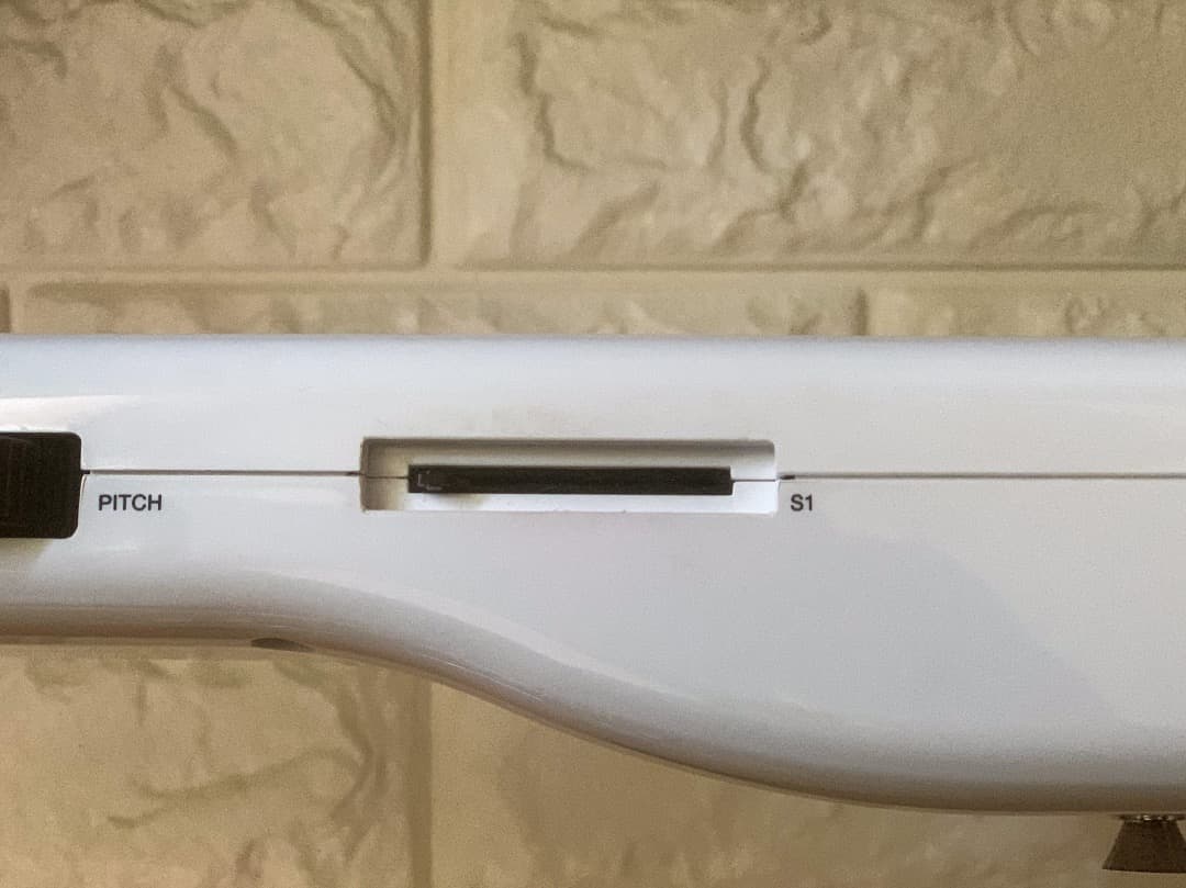 ショルダーキーボードAlesis Vortex (白)