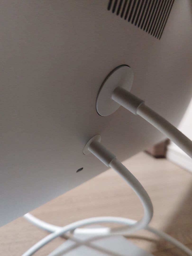 Apple Thunderbolt Display（27インチフラットパネル）