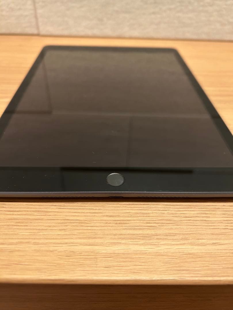 【背面傷】iPad (第8世代) 128GB WiFiモデル