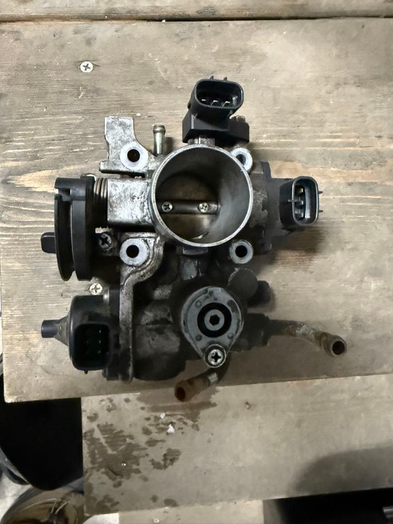 スズキ　ジムニー　jb23 スロットルボディ　ISCバルブ　スロットルバルブ