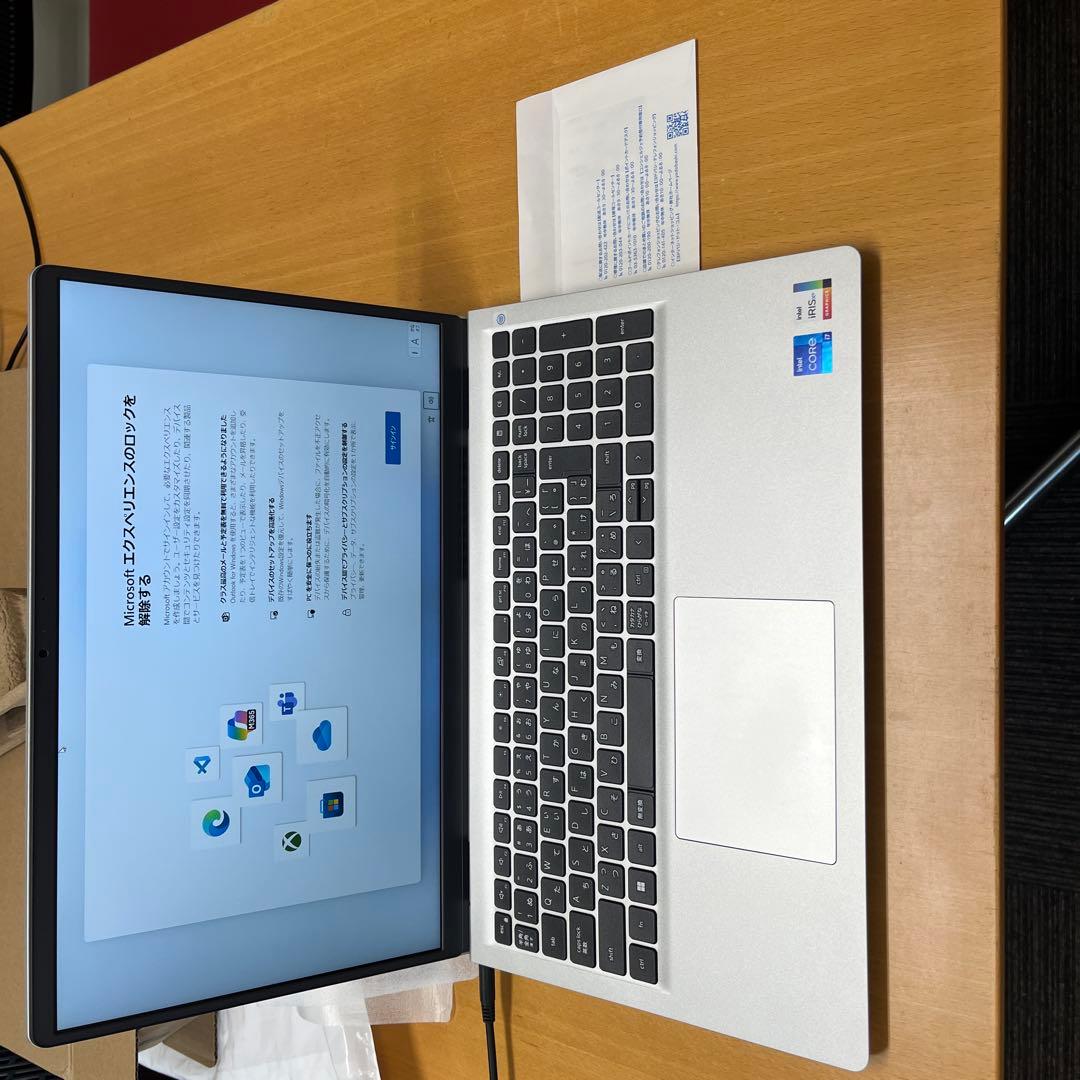 デルInspiron 15 3520/15.6型/Corei7/メモリ16GB