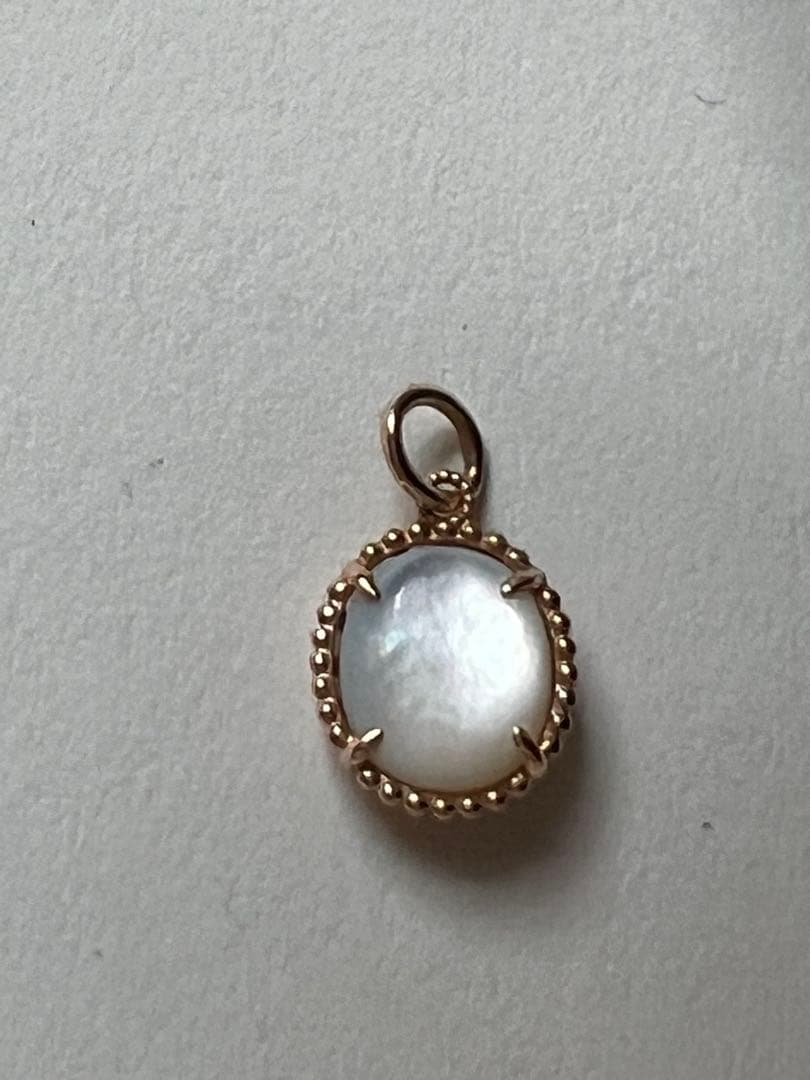 agete アガット　リバーシブルチャーム　K10 クォーツ　シェル