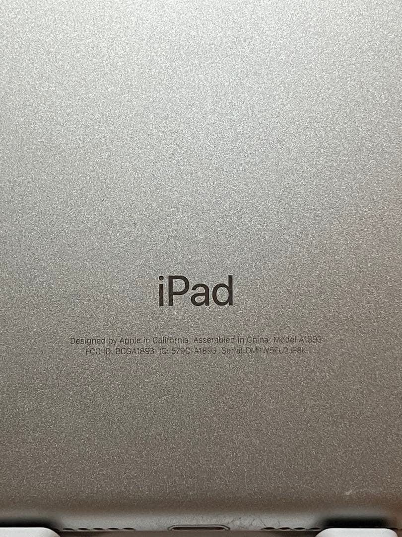 【美品】Apple iPad 第6世代 本体 シルバー 32GB