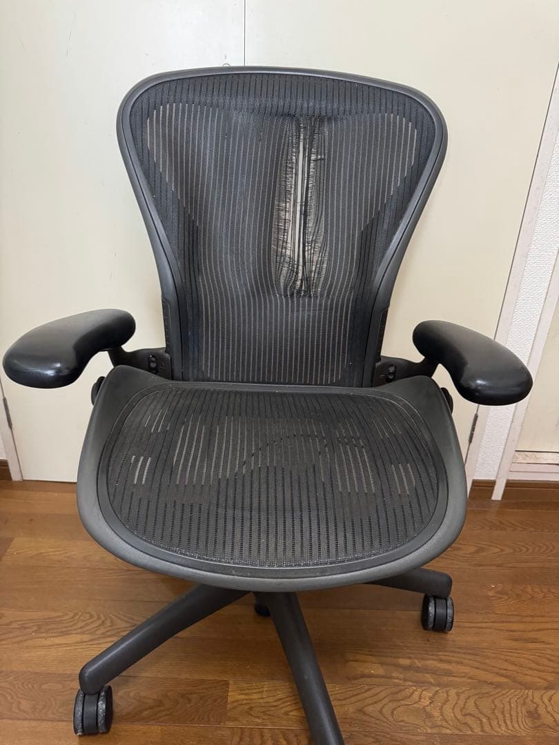 アーロンチェア　ジャンク品　背面メッシュ裂け有り