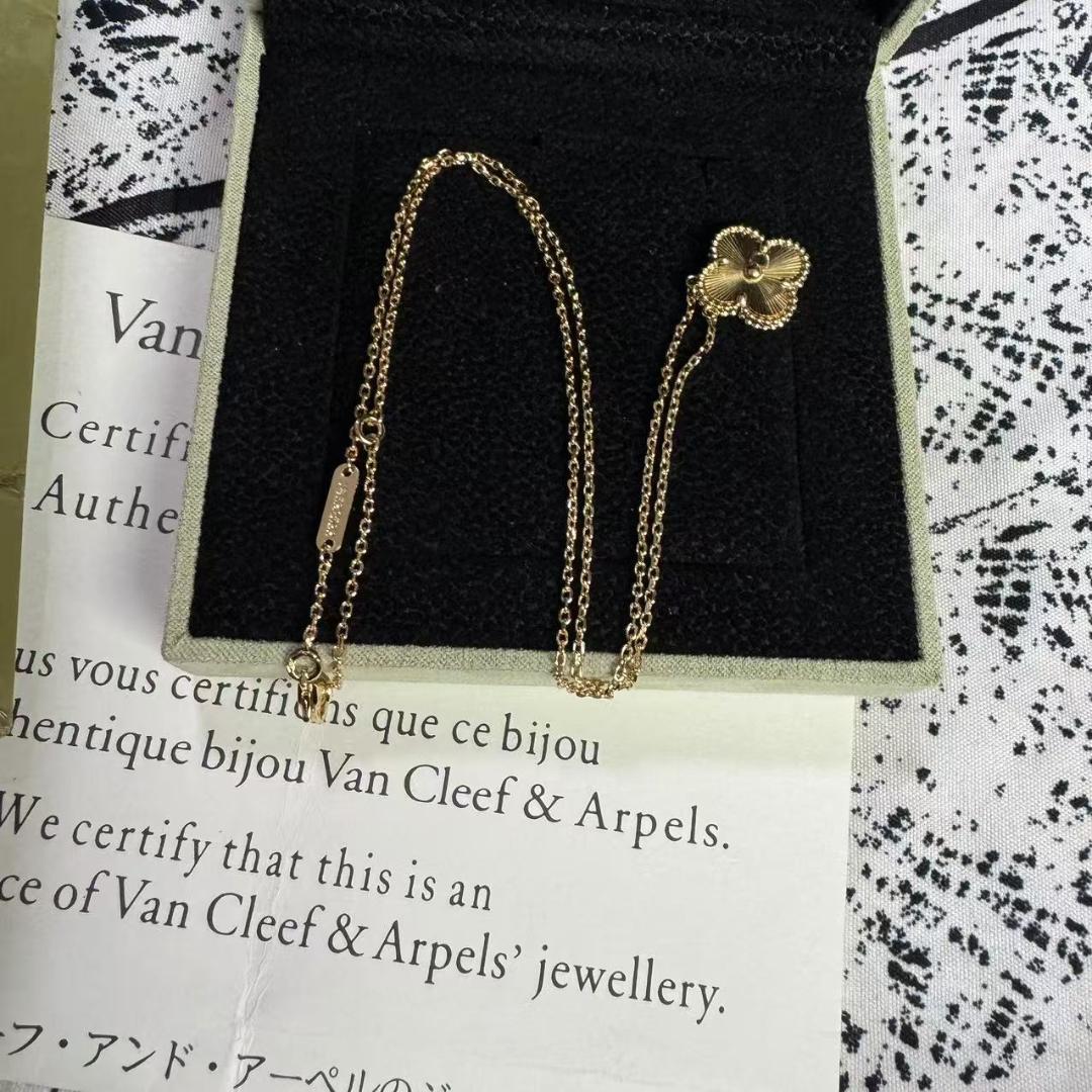 Van Cleef & Arpels 四つ葉のクローバーネックレス@1