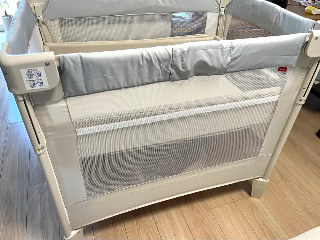 Aprica ココネルエアー AB ホワイトグレー　ベビーベッド