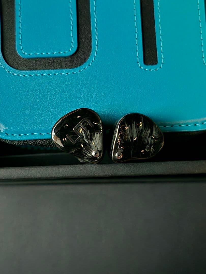 イヤホン Unique Melody MEST MKII