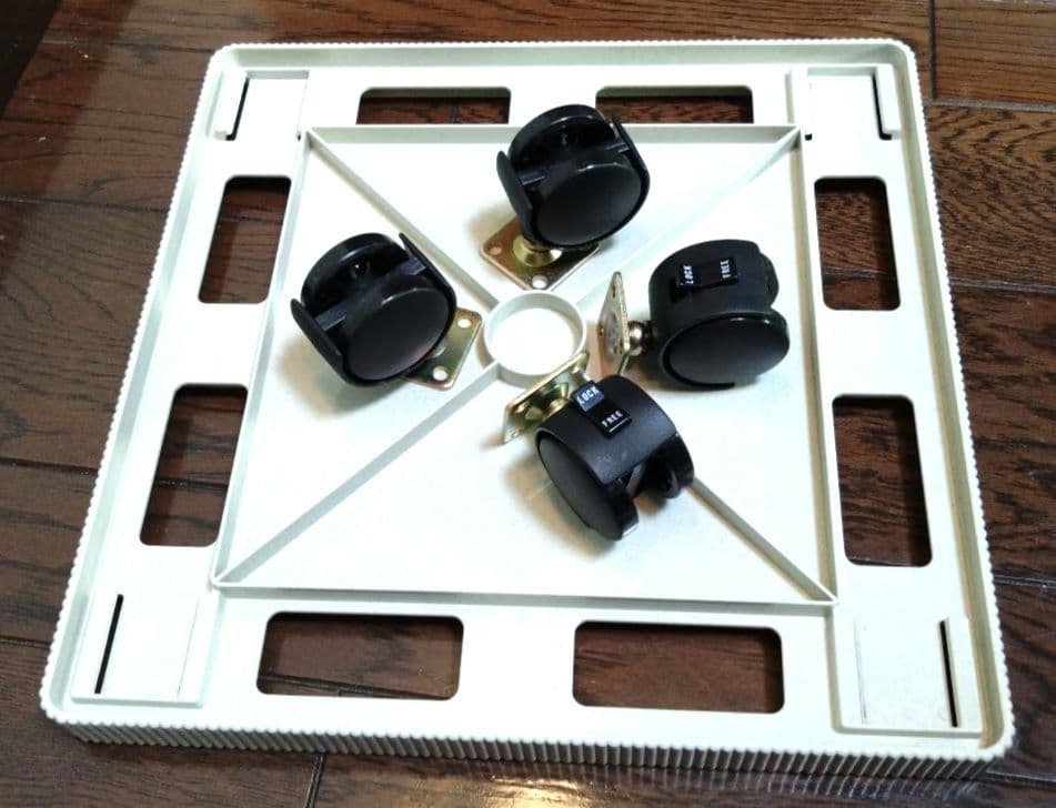 タッパウェア　 マルチオーガナイザー　ドア付き2段　＋　キャスター付パレット