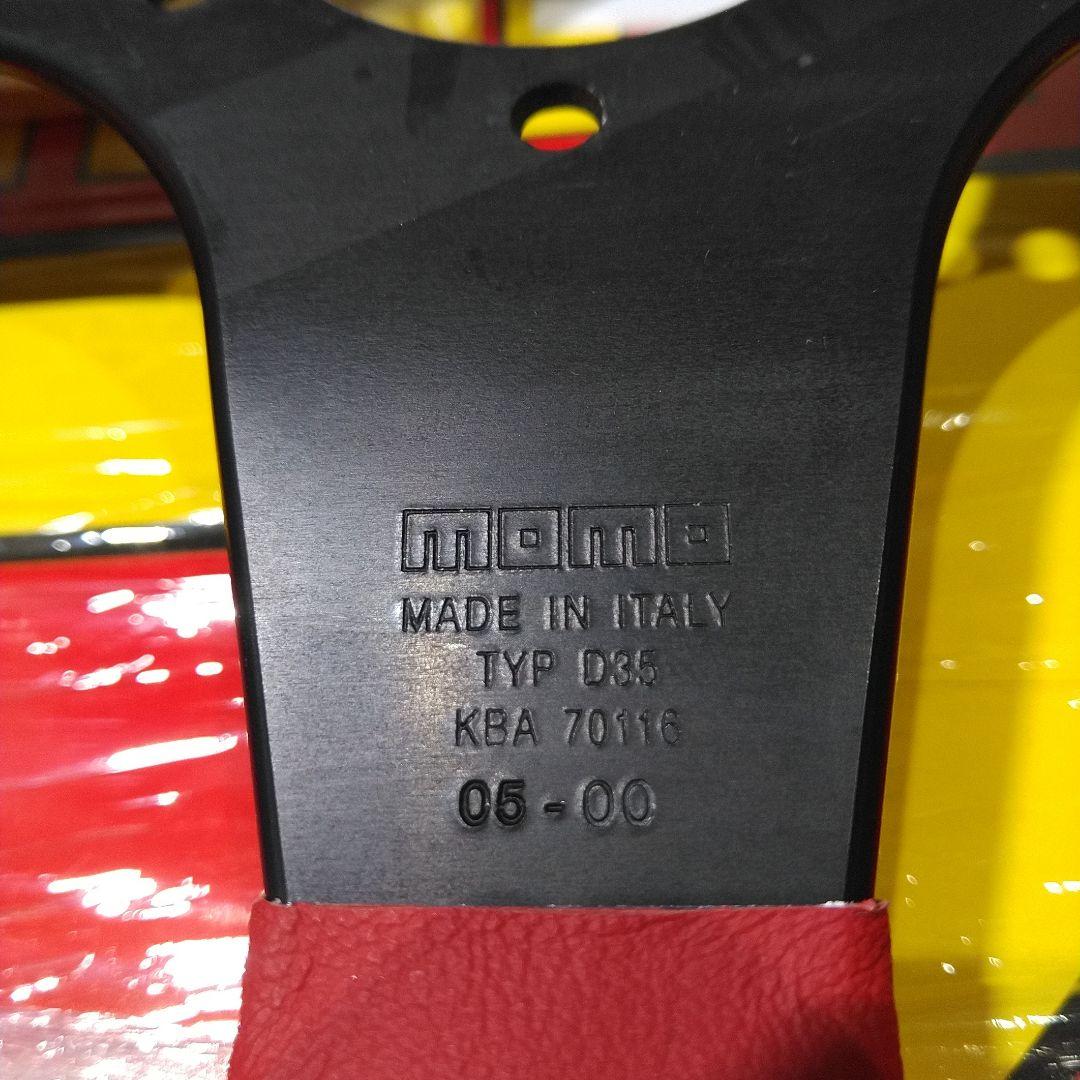 モモ momo コルセ corse レッド ステアリング