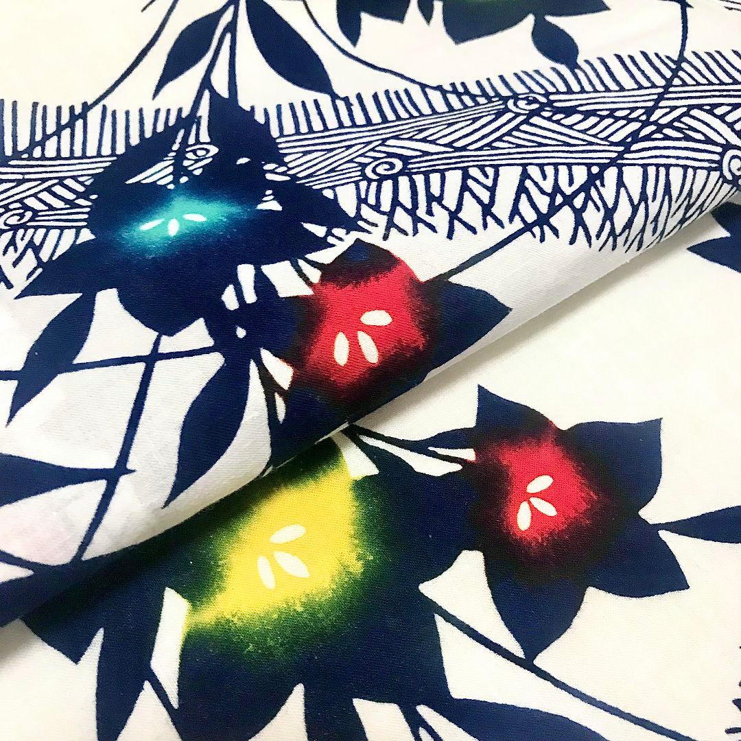 【浴衣】斜め変わり縞に桔梗模様 　注染　白地 　紺　粋　レトロモダン　古典 綿