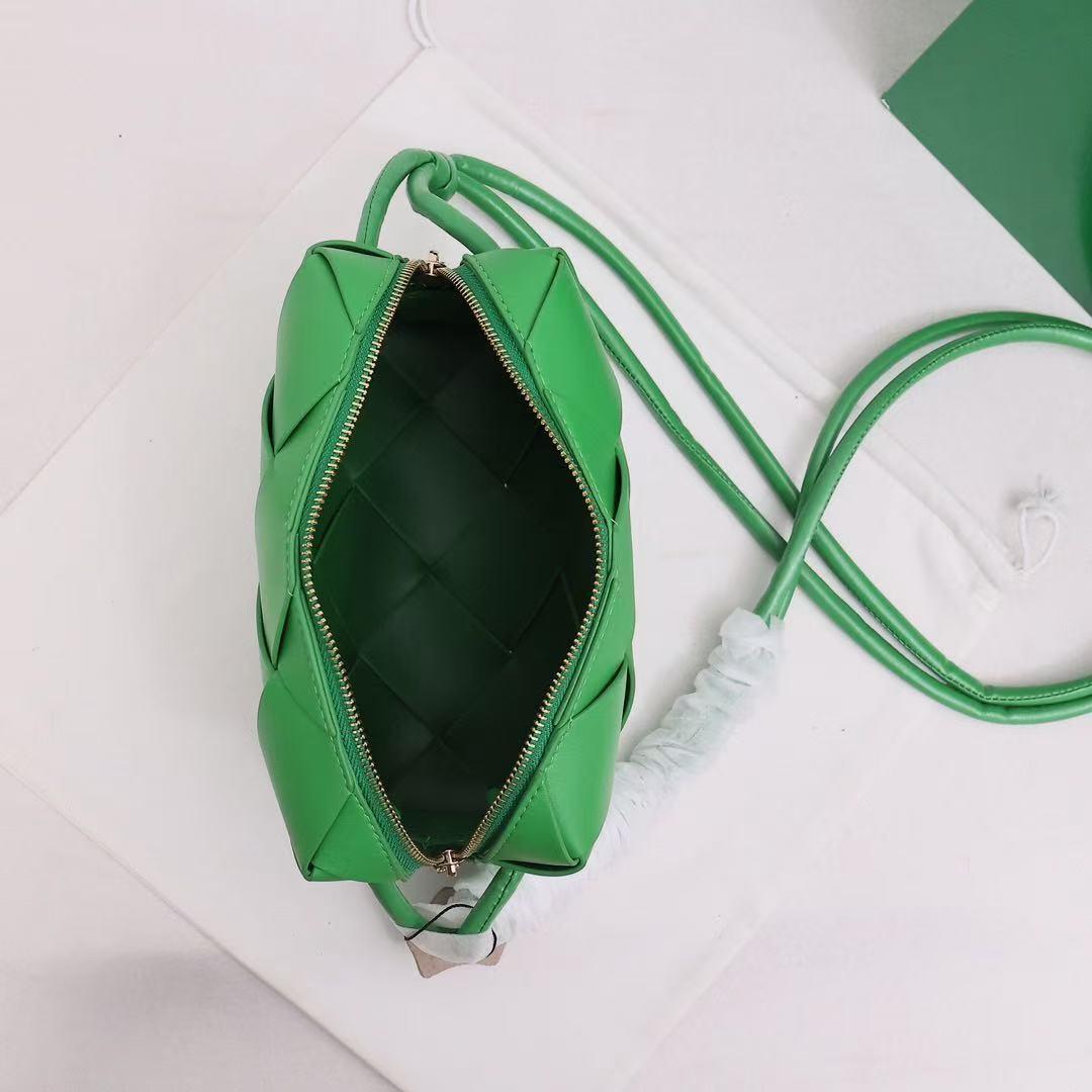 グリーン ショルダーバッグ マキシイントレチャート カセット 斜め掛け