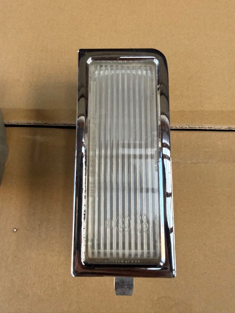 H*o様 キャデラック　ブロアム　80〜92 バックランプレンズ　フレームセット