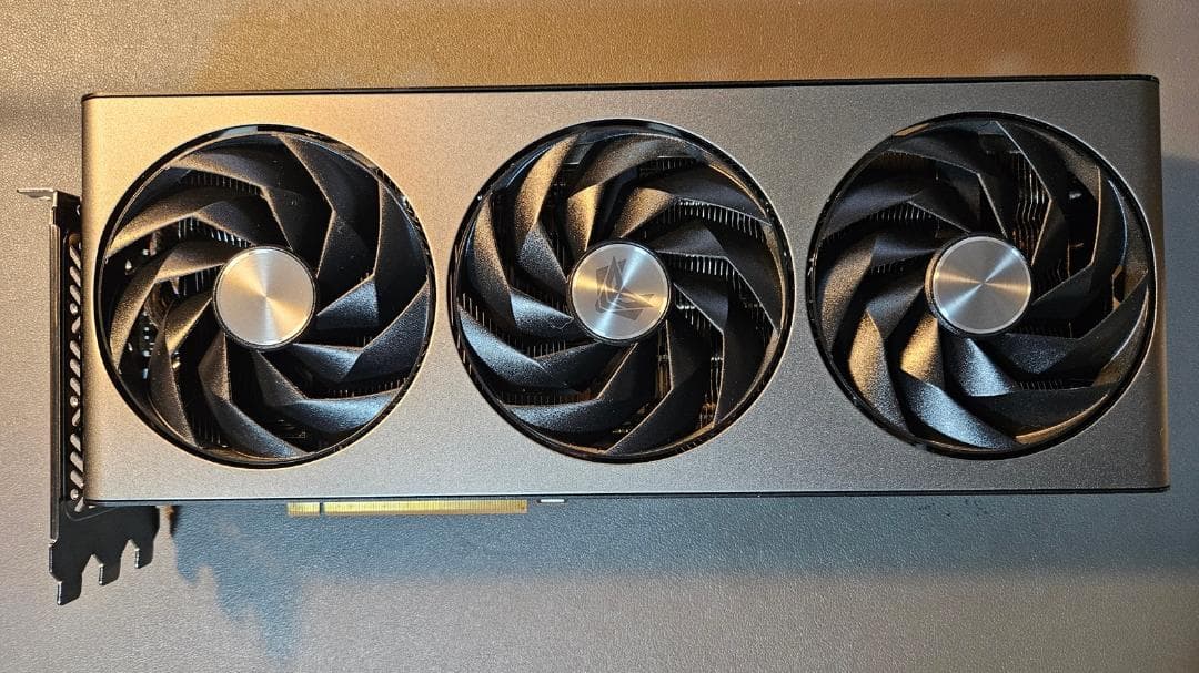 グラフィックボード・グラボ・ビデオカード Sapphire nitro+ Radeon RX 7700 XT GPU