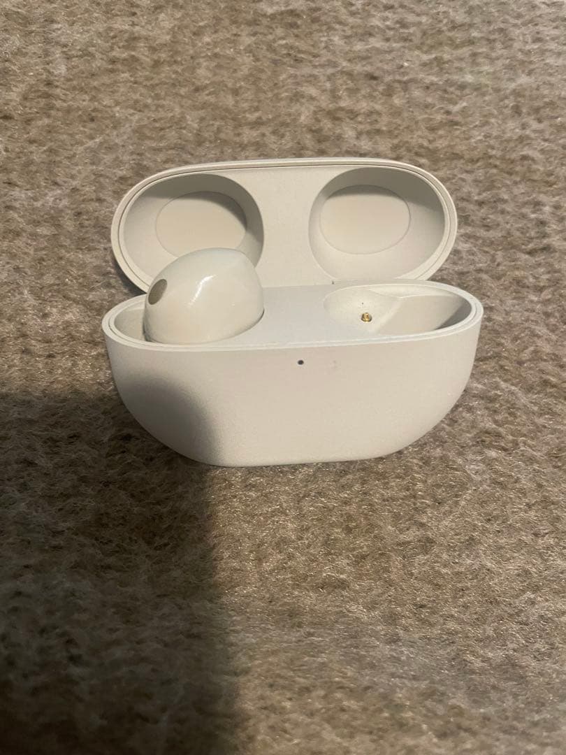 SONY WF-1000XM5 充電ケース＋左耳　プラチナシルバー