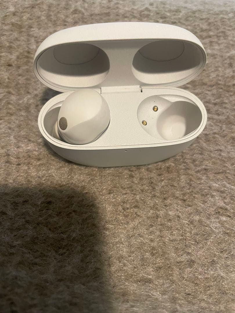 SONY WF-1000XM5 充電ケース＋左耳　プラチナシルバー