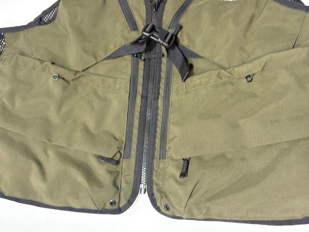 希少なLサイズ！【ほぼ未使用】ノースフェイス ギアメッシュベスト ニュートープ