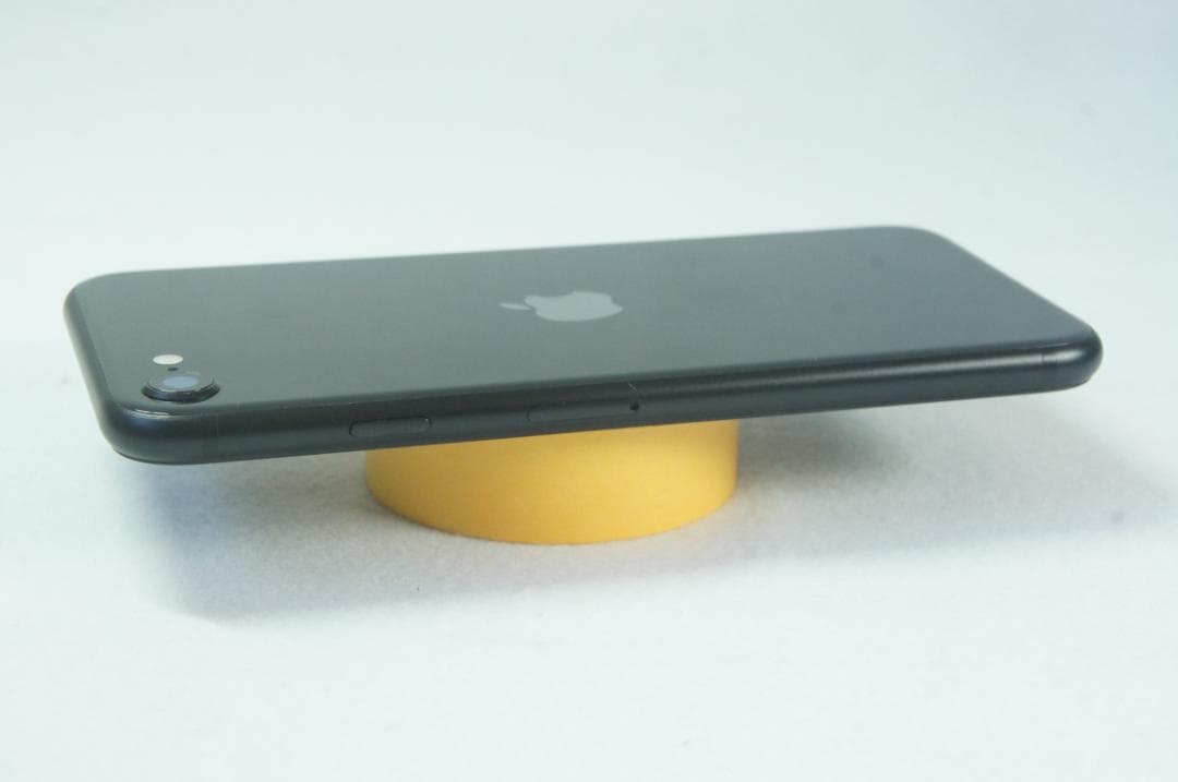 ☆☆美品　iPhone SE2 ブラック 64GB SIMフリー☆☆